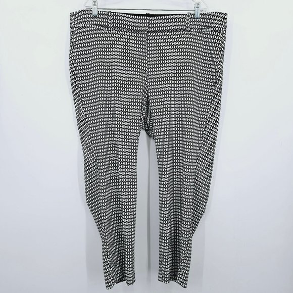 Lane Bryant Dress Work Pants 22 Black White Geometric Print Stretchy Ankle Crop - Picture 1 of 11